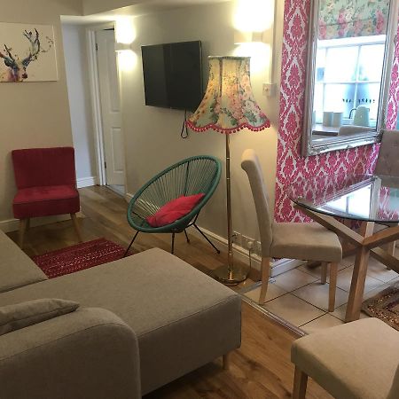 2 Bed, Ground Floor Bijou Georgian City Apartment バース エクステリア 写真