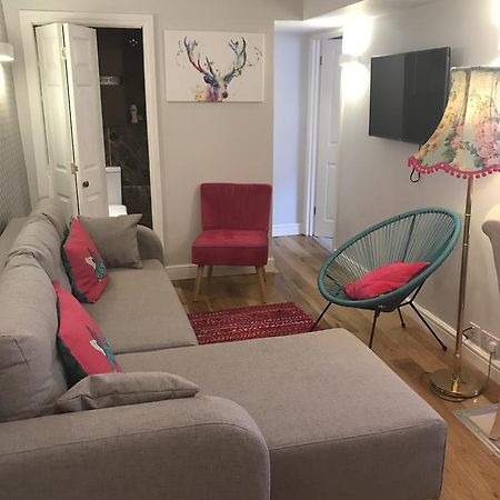 2 Bed, Ground Floor Bijou Georgian City Apartment バース エクステリア 写真