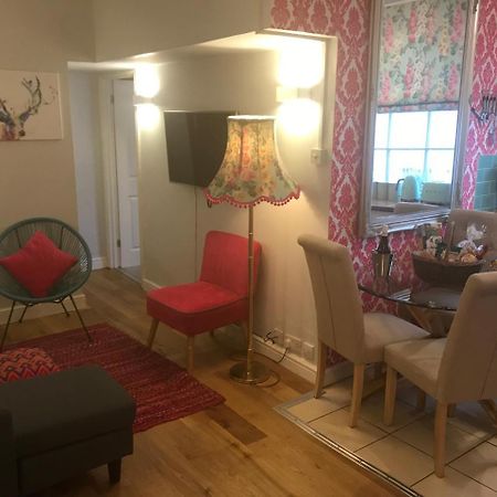2 Bed, Ground Floor Bijou Georgian City Apartment バース エクステリア 写真