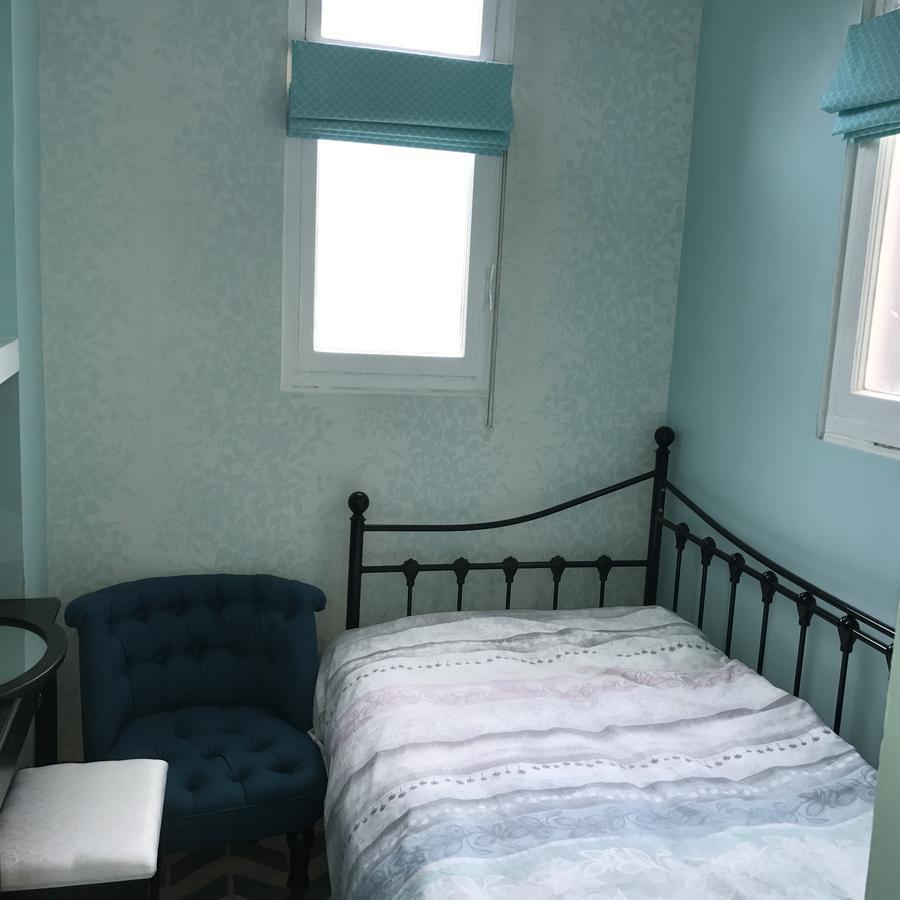 2 Bed, Ground Floor Bijou Georgian City Apartment バース エクステリア 写真