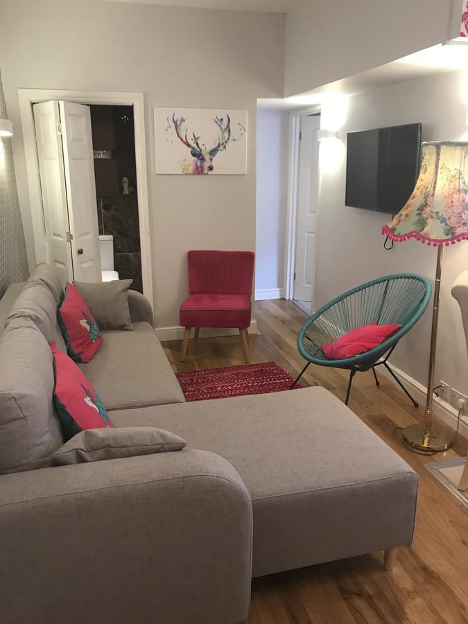 2 Bed, Ground Floor Bijou Georgian City Apartment バース エクステリア 写真